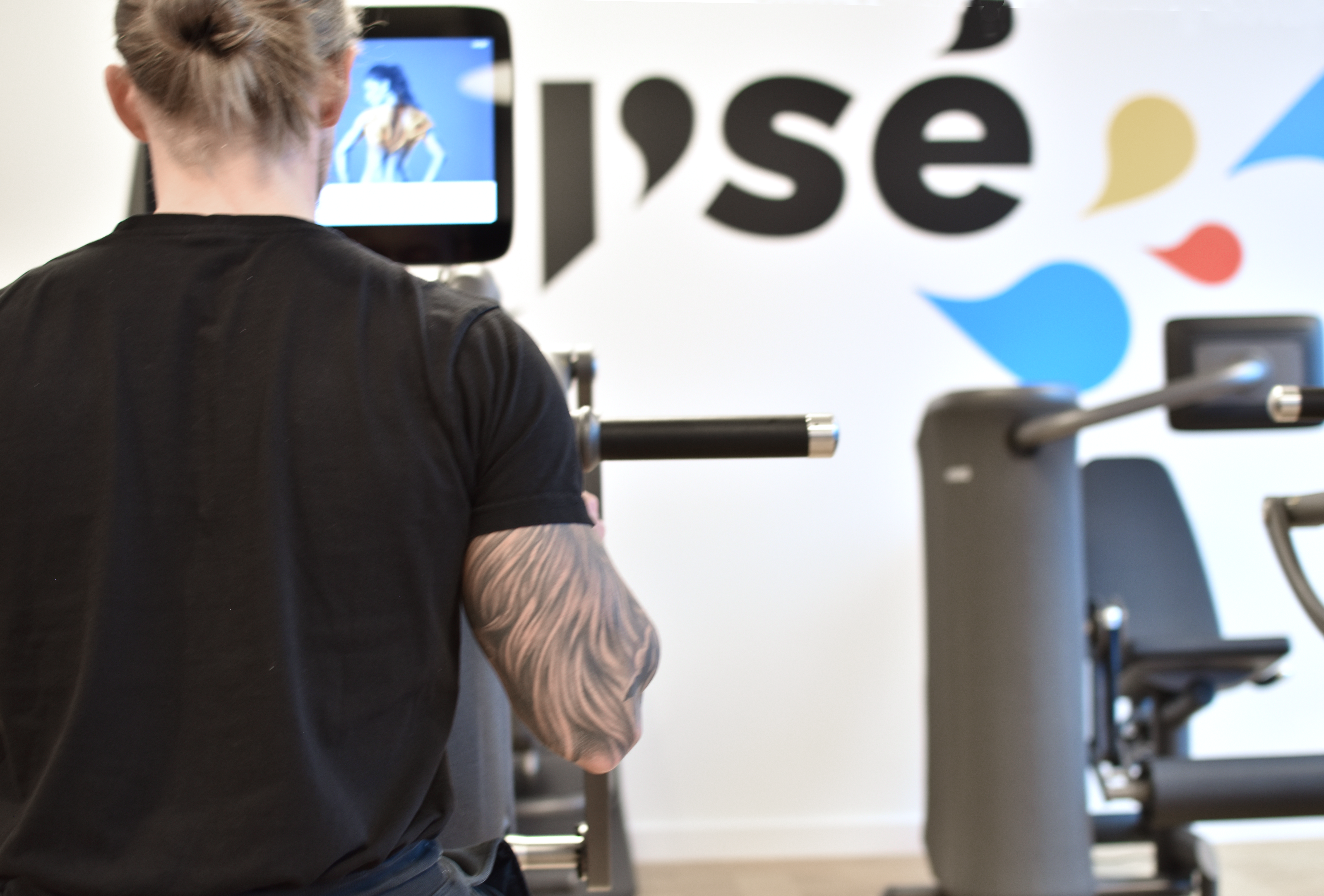 Training bei physé – EGYM Fitnessgeräte in Düsseldorf